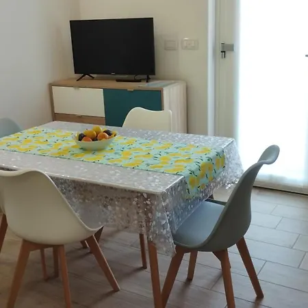 Marta - La Limoncella Appartement *